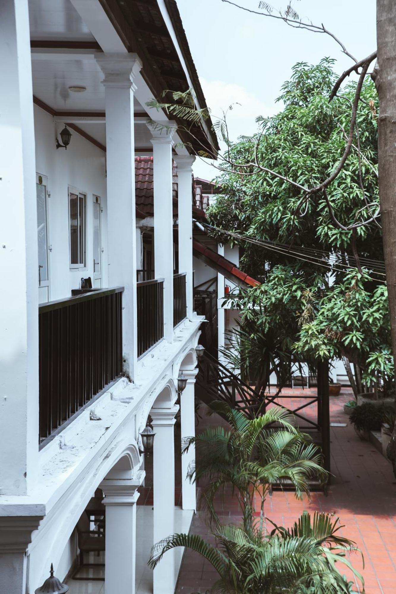 Vientiane Garden Villa Hotel And Coffee Exterior photo